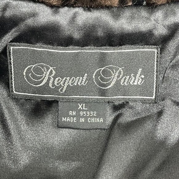 Regent Park Womens XL Coat Brown Faux Fur Vtg Soft Button Closure Animal Print - Picture 9 of 9